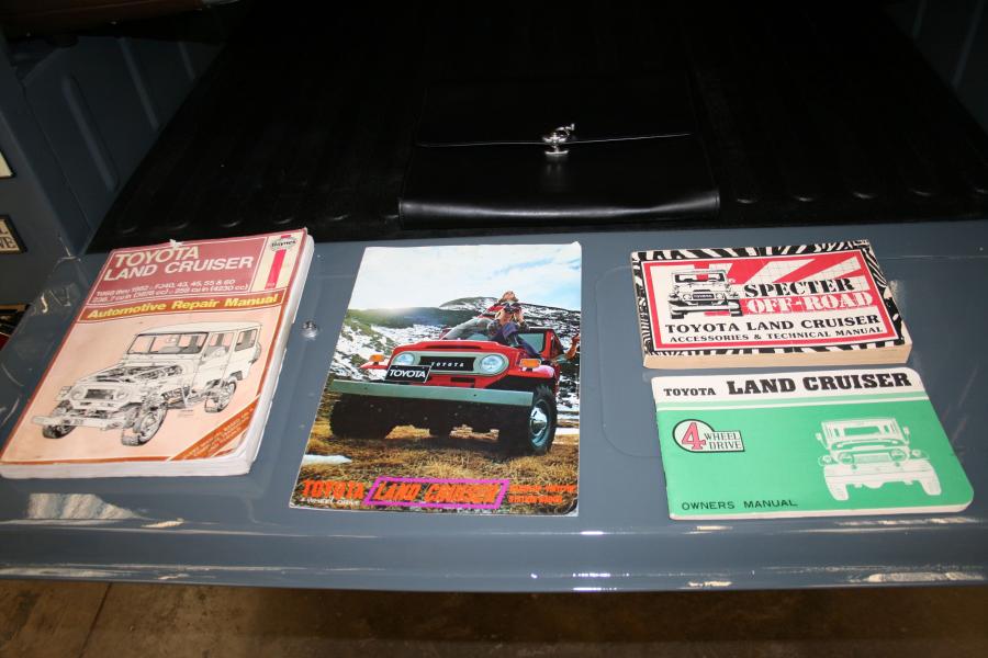  Toyota Land Cruiser 1970 года  (фото 12 из 25)